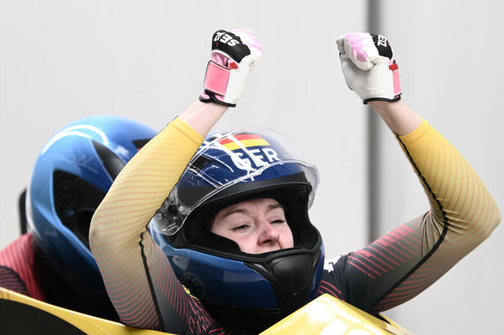 I DALJE SU NAJJAČI: Nemačka ponovo uzela zlatu medalju u bobu!