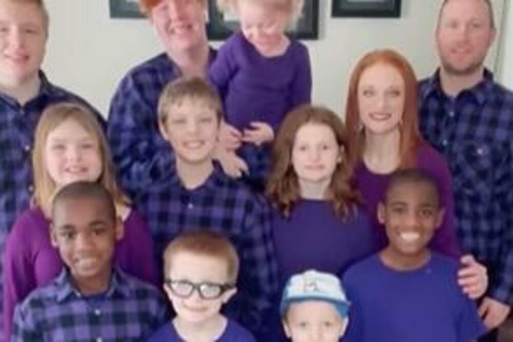 KAKO IZGLEDA ŽIVOT MAJKE DESETORO DECE? Ustaje u 6, ima 4 frižidera, a evo koliko NOVCA daje za hranu (VIDEO)