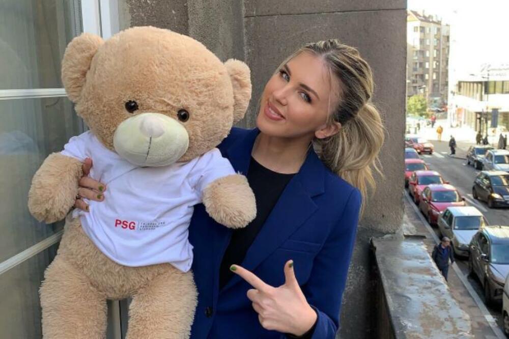 NE POREDE JE DŽABE SA MELANIJOM TRAMP: Nina Stojaković prirodnom lepotom ponovo ostavlja bez daha!