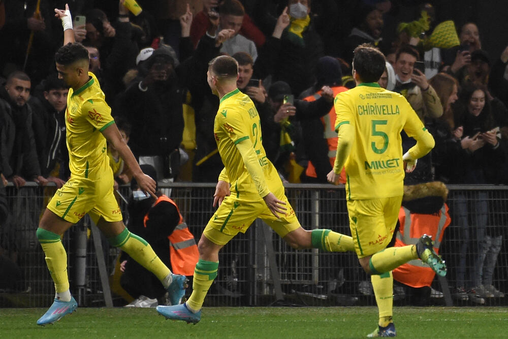 FK Nant, FK Pari Sen Žermen, Fudbal