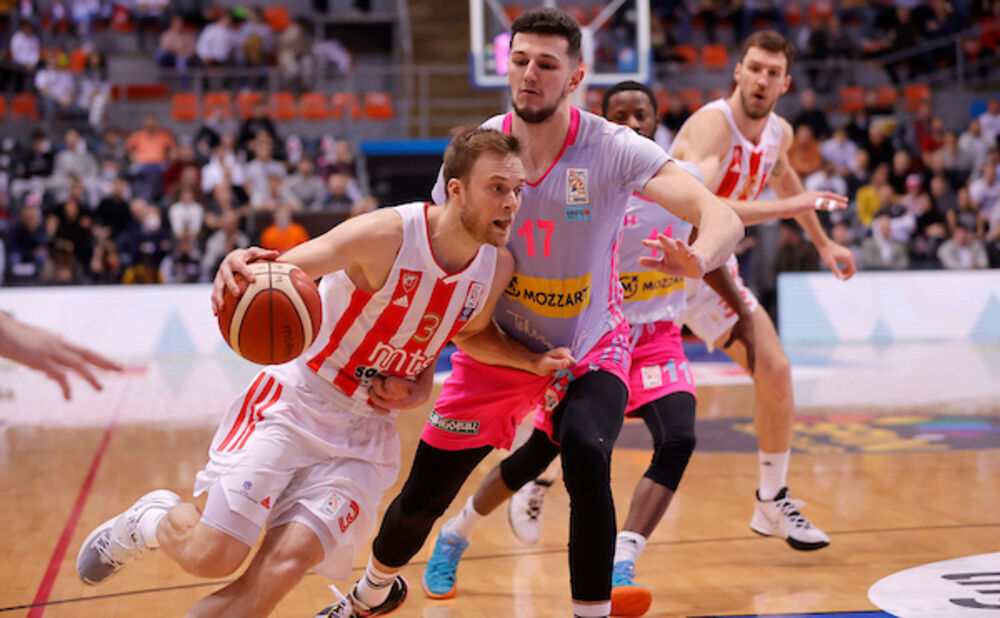 Volters u dresu Zvezde