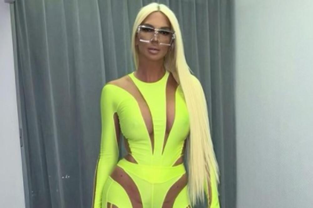 JELENA KARLEUŠA POKAZALA OŽILJAK OD TUMORA!