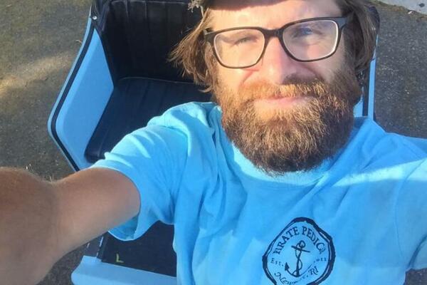 ŽIVOT MU SE PROMENIO IZ KORENA NAKON ŠTO JE OGREBAO LAKAT! Sada mu u MOZGU raste nešto mnogo gore od TUMORA (FOTO)