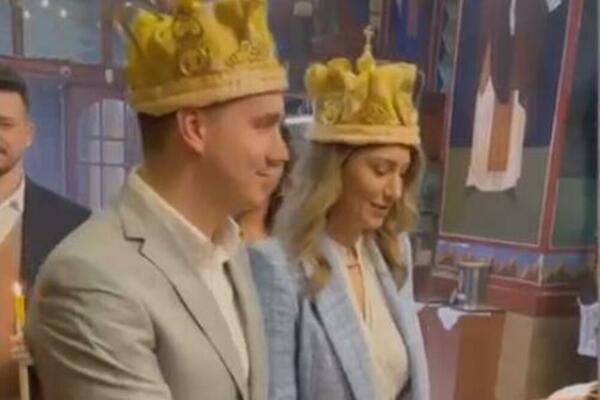 TAJNO CRKVENO VENČANJE VODITELJKE JUTARNJEG! Intimna ceremonija, ona u BELOM ODELU,! (FOTO)