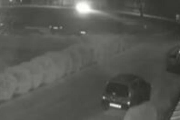 JEZIVA NESREĆA KOD VLASOTINCA: Automobil se u punoj brzini zakucao u drvo! (VIDEO)