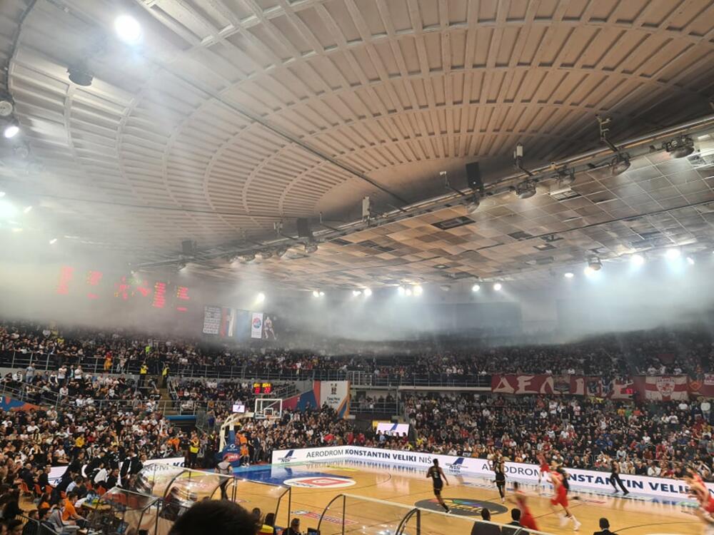 Navijači, Baklja, Košarka