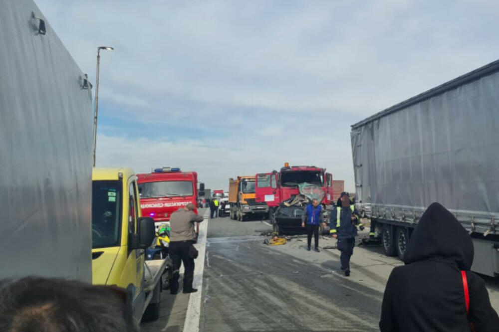 LANČANI SUDAR NA AUTO-PUTU KA NIŠU: Učestvovalo sedam vozila, saobraćaj u KOLAPSU!