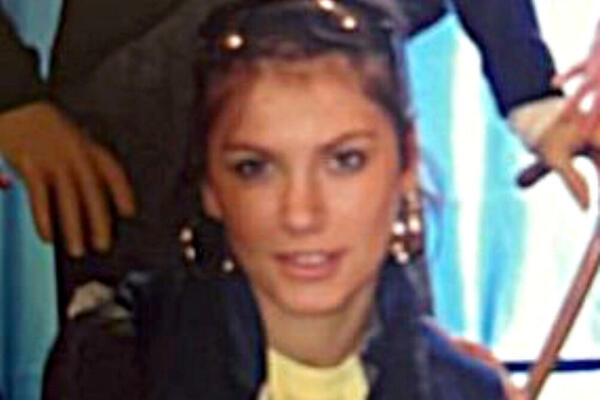 SKORO NIKO NIJE USPEO DA POGODI KO JE SRPSKA VODITELJKA SA SLIKE: Bila deo rijalitija, nedavno se porodila! (FOTO)