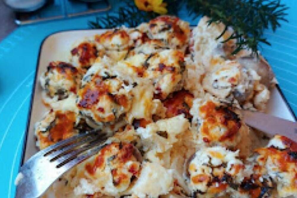 AKO NE ZNATE ŠTA ĆETE ZA RUČAK, OVO JE PRAVI IZBOR: Punjenim šampinjonima obradovaće se SVI UKUĆANI (VIDEO)