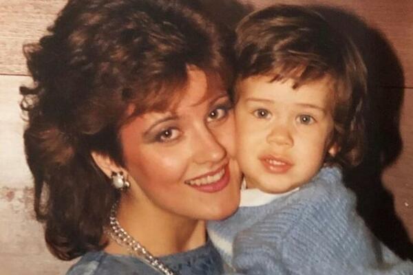 OŽENIO KOLEGINICU IZ RIJALITIJA, PA DOŽIVEO VELIKU TRAGEDIJU!SVI GA VOLE: Da li prepoznajete NAŠEG PEVAČA?