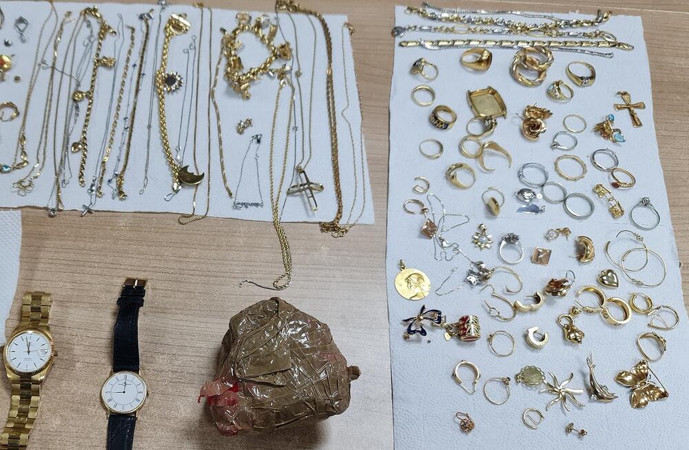 Zlato, Nakit, Zaplena