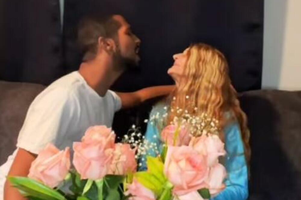 MLAĐI JE OD NJE SKORO 4 DECENIJE, A PLANIRAJU DETE! Par razmatra moguće opcije (VIDEO)