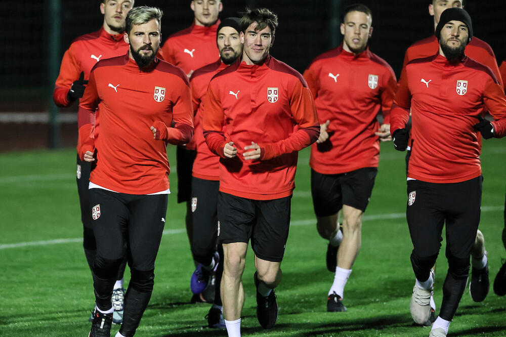 TI SI ĆERKO TATIN SIN! Srpski fudbaler postao otac, pa ZAPALIO društvene mreže! (FOTO)