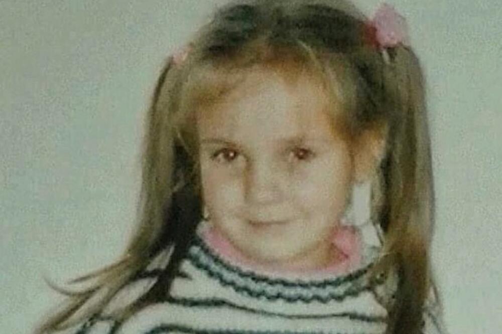 OVA DEVOJČICA JE SADA PRAVA ATOMSKA BOMBA! Njene PRIRODNE ADUTE komentariše CELA SRBIJA: Znate li ko je na fotki?