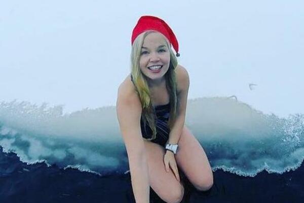 SKAČE U LEDENU VODU DVA PUTA DNEVNO VEĆ 10 GODINA: Kada čujete i zašto, i vi ćete da razmišlajte O ISTOM