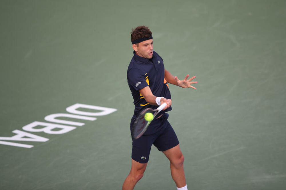 ISPUSTIO DOBIJENO U OBA SETA! Krajinović nije uspeo da se plasira u četvrtfinale Dubaija!