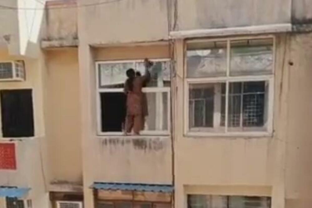 ŽENO, DA LI SI NORMALNA? Jeziva scena zabrinula komšije, moglo je da dođe do TRAGEDIJE (VIDEO)