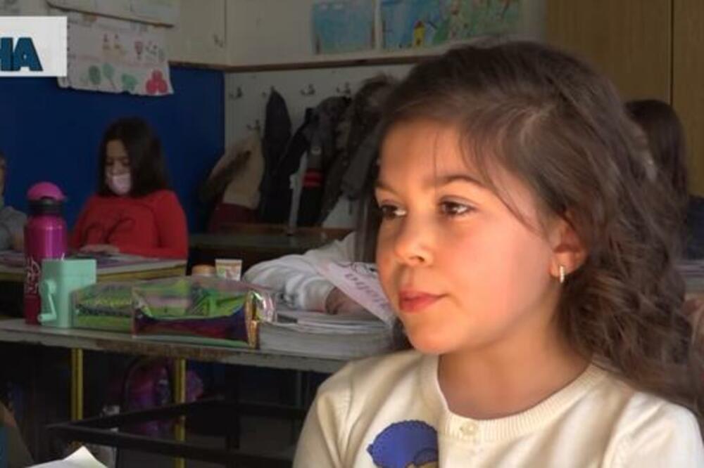 DANKA JE SA SAMO 9 GODINA NAPISALA PRVI ROMAN: Devojčica iz Paraćina ima i svoj časopis, a piše i novu knjigu VIDEO