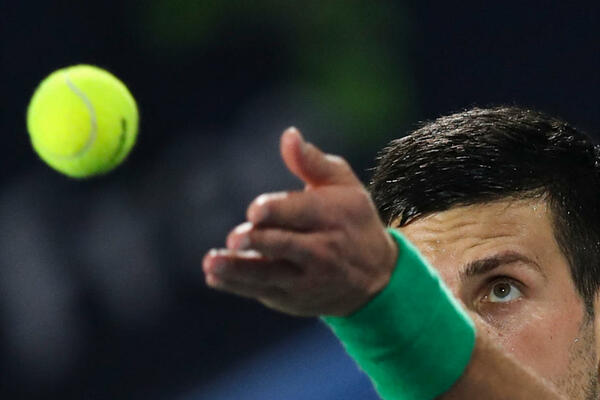 MOŽE LI BIZARNIJE? Novaku Đokoviću PRETI nova kazna!