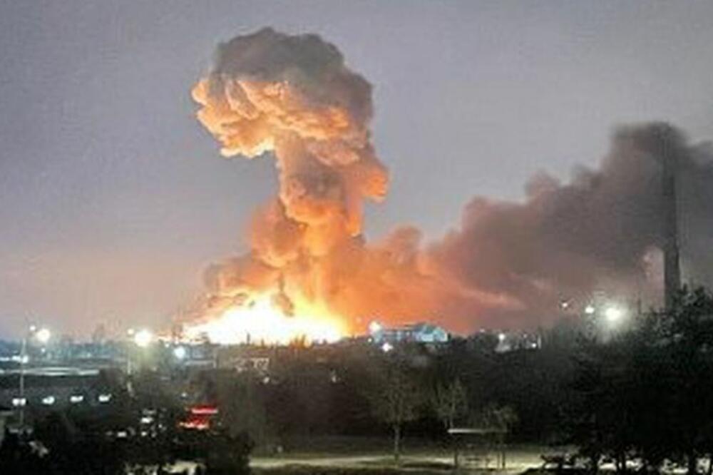 POČETAK RATA: Eksplozija i vatra osvetlele nebo iznad Kijeva!