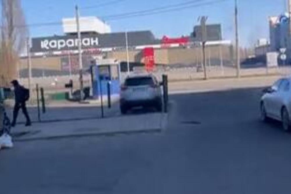 RUSKI TENKOVI U PREDGRAĐU HARKOVA, A GRAĐANI U REDU ISPRED SUPERMARKETA! Isplivao snimak sa lica MESTA (VIDEO)