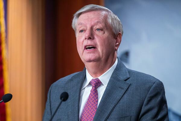 "OVO TADA NIJE IŠLO DOBRO, NEĆE NI SADA": Američki senator OŠTRIM rečima UPOZORIO na izbijanje TREĆEG SVETSKOG RATA