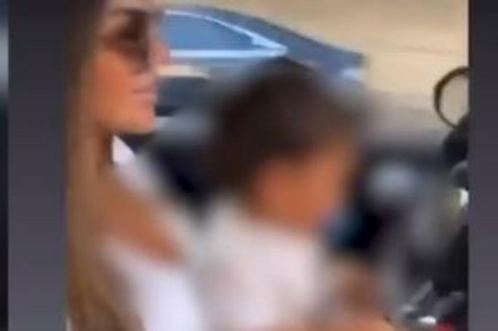 SRPKA BLOGERKA DALA SINU OD 2 GODINE DA VOZI AUTO: Javnost potpuno zgrožena!