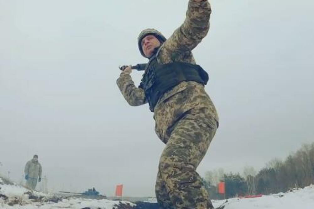 "SITUACIJA JE PRETEĆA, NOĆ ĆE BITI TEŠKA": Gradonačelnik Kijeva potvrdio da se u gradu čuje eksplozije (FOTO)