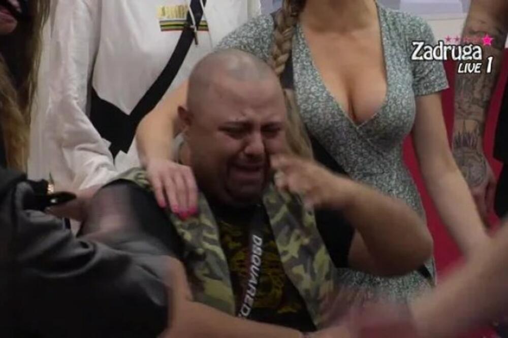 UŽAS! ZADRUGAR NASRNUO NA ĐOLETA, OVO JE ZA IZBACIVANJE: GLAVA MU SE OKRENULA! (VIDEO)