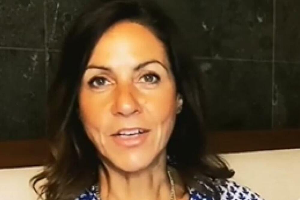 UMIRALA JE OD RAKA, A SADA CEO SVET PLAČE ZBOG OPROŠTAJNOG PISMA: Morala je da UKLONI DEO SEBE, TUGA