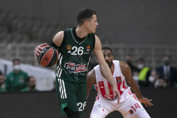 NEDOVIĆ UPROPASTIO ZVEZDINO VEČE: Panatinaikos slavio u neizvesnoj završnici i prekinuo crveno-beli niz pobeda!