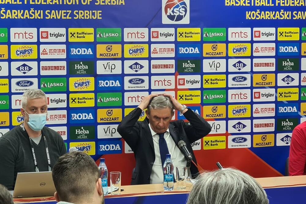 KARI PEŠIĆ PONOVO BRILJIRA! Zaboravite na legendarnu izjavu "izumrećemo ovde" - evo šta mu je sada zasmetalo! VIDEO