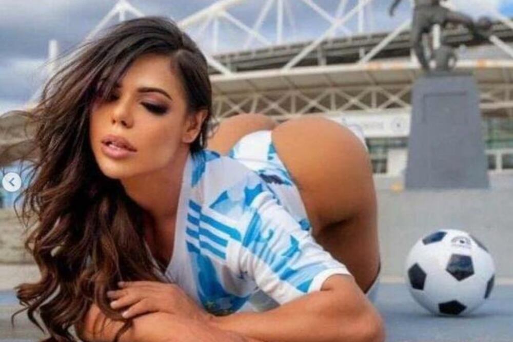 EKSPLICITNE FOTKE! SVE NA IZVOLTE! GRUDI I ZADNJICA PADAJU U DRUGI PLAN KADA VIDITE ŠTA KRIJE IZMEĐU NOGU! (FOTO)