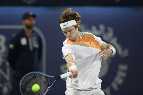 POBEDIO JE NOVAKA, ALI NIJE MOGAO DO TITULE: Rubljov pobedio Veselog i uzeo Dubai!