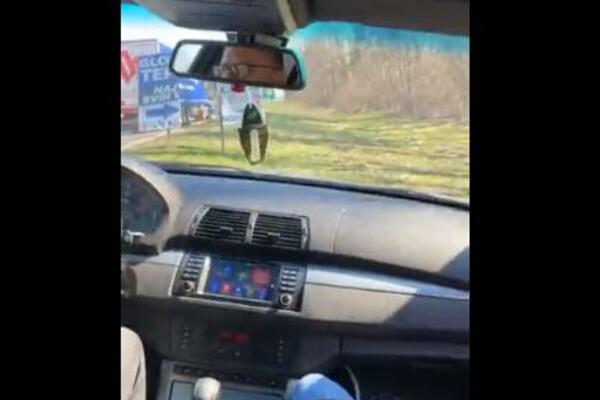 AU, KAKVA BAHATOST! TAKSISTA DIVLJAO KROZ BG: Vozi turiste kao krompir, pogledajte šta je uradio! (VIDEO)