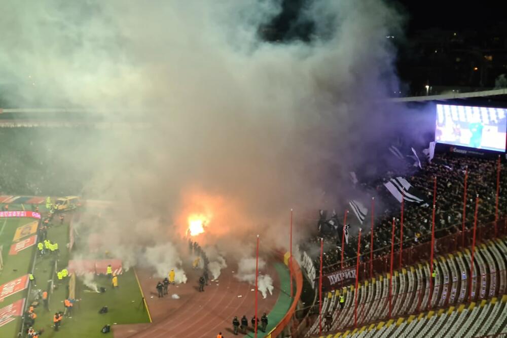 BAKLJADA SE OTELA KONTROLI! GORI JUŽNA TRIBINA NA MARAKANI! (FOTO/VIDEO)
