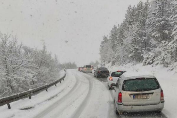 POSTOJI NARODNO VEROVANJE, EVO ŠTA NAS ČEKA: Šta se dešava kad u aprilu padne sneg