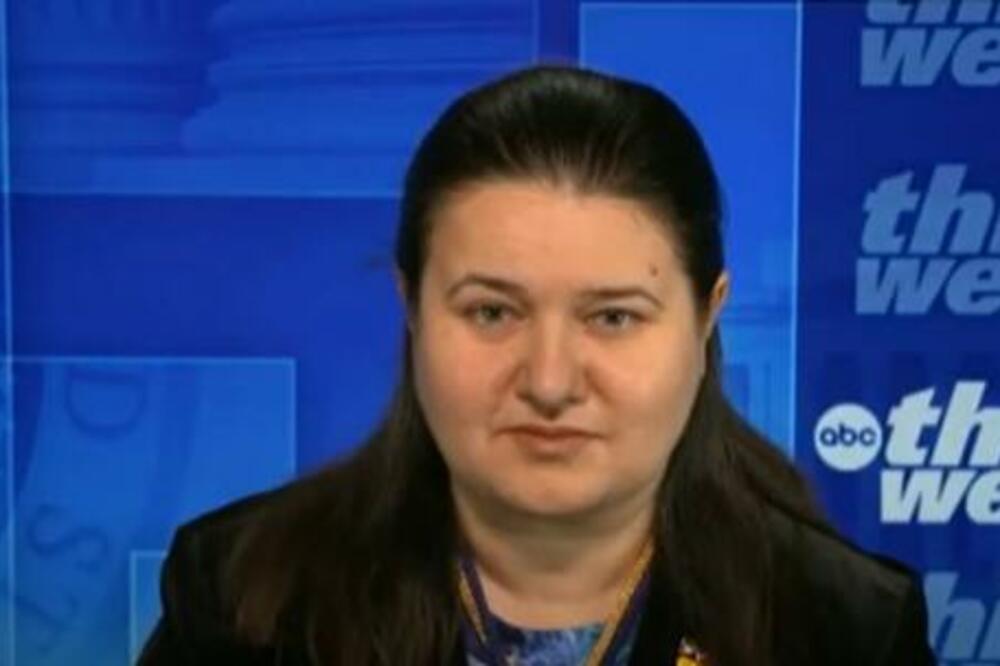 "RUSIJA JE UPOTREBILA VAKUM BOMBE KOJE SU ZABRANJENE ŽENEVSKOM KONVENCIJOM": Ambasadorka Ukrajine u SAD APELUJE!