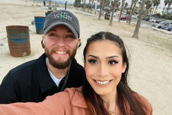 ROĐEN JE KAO ŽENA, A ONA KAO MUŠKARAC: Zbog SVOJE ODLUKE, stavljeni su na STUB SRAMA, žele da ih SPALE NA LOMAČI