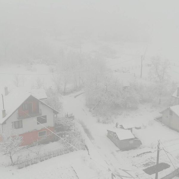 ZIMA NA SRPSKIM PLANINAMA JE SUROVA I TEŠKA: Meštani se snalaze kako znaju, brašno, drva i rakija za preživljavanje