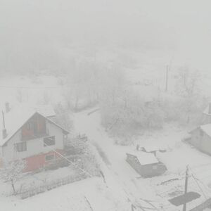 ZIMA NA SRPSKIM PLANINAMA JE SUROVA I TEŠKA: Meštani se snalaze kako znaju, brašno, drva i rakija za preživljavanje