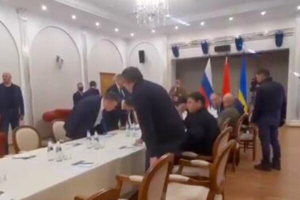 OSEĆAJTE SE "POTPUNO SIGURNO": Beloruski ministar poželeo dobrodošlicu delegacijama Ukrajine i Rusije (VIDEO)