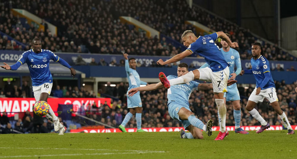 FK Everton, Mančester siti