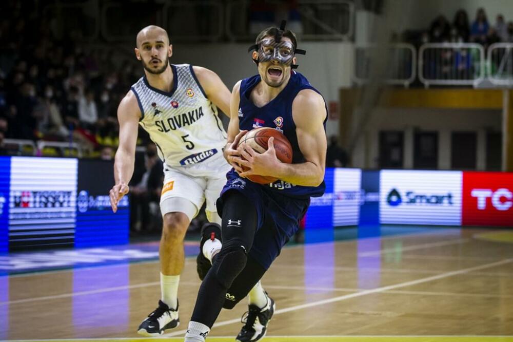 ALEKSA AVRAMOVIĆ KAD JE NAJTEŽE! Srbija oscilirala, ali slavi novi trijumf protiv Slovačke!