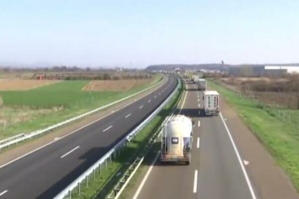 DA LI ĆE EKONOMIJA STRADATI ZBOG RATA? Pored vozača iz Srbije, u ozbiljnom problemu su i poljoprivrednici