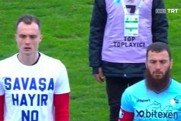 POZNATI FUDBALER ODBIO DA NOSI MAJICU "ZAUSTAVITE RAT U UKRAJINI": Kada je rekao ZAŠTO - mnogi su se ŠOKIRALI!