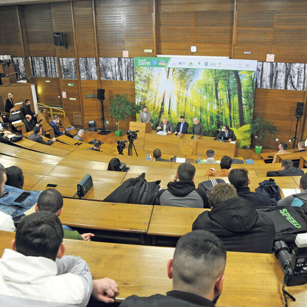 FORUM VELIKO PITANJE: Šumovitost Srbije sada je oko 41 odsto!