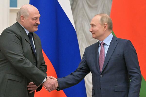 PUTIN ZAGRMEO: Tiče se Zapada, Lukašenko PODRŽAO stav ruskog lidera!