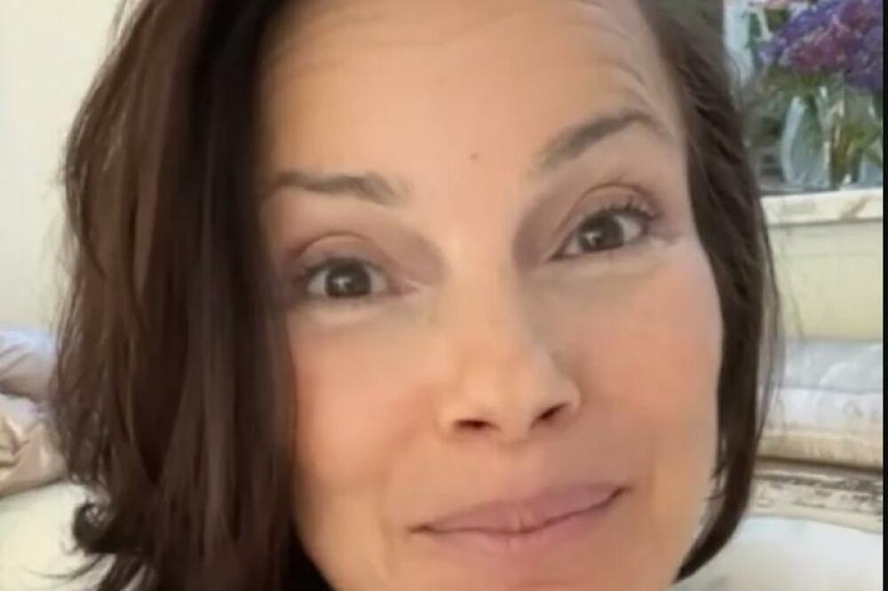 TERALI SU MUŽA DA GLEDA KAKO JE SILUJU: Poznata DADILJA SE*SUALNO ZLOSTAVLJANA, a onda je doživela JOŠ GORI ŠOK