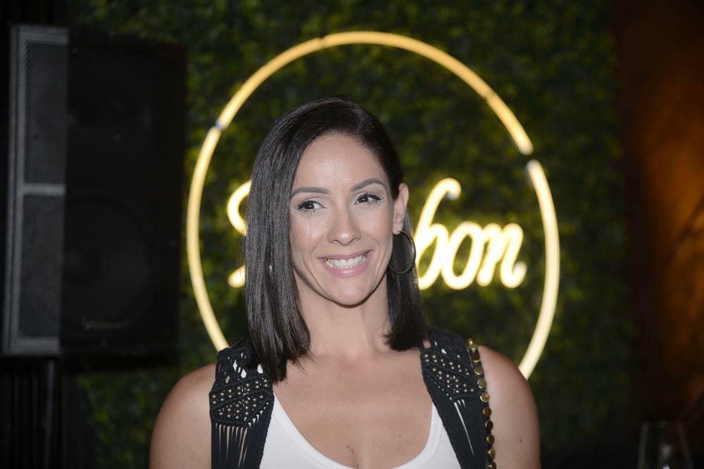 SKINULA SE POZNATA GLUMICA! Ana Franić VRELOM fotkom pomutila UM JAČEM POLU, trebaće vam ČAŠA VODE i KOCKA ŠEĆERA